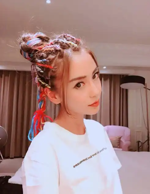 娱乐圈扎脏辫的明星,唐艺昕可爱,易烊千玺帅气,而他简直酷毙了