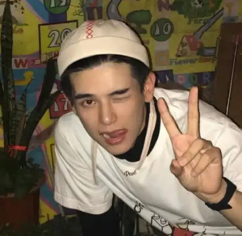 欧美系头像红色男小众微