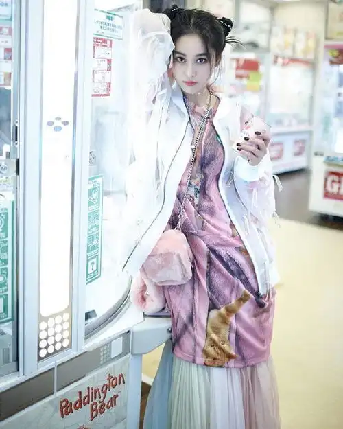 被张馨予的木偶身材惊艳到了蚂蚁腰括号胯好迷人,女性感