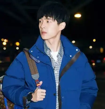 头像男粉色系背影男人