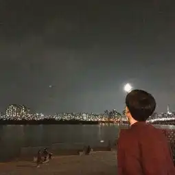 头像男粉色系背影残缺