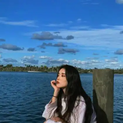 qq闺蜜头像两张,千千万万张之中挑选的